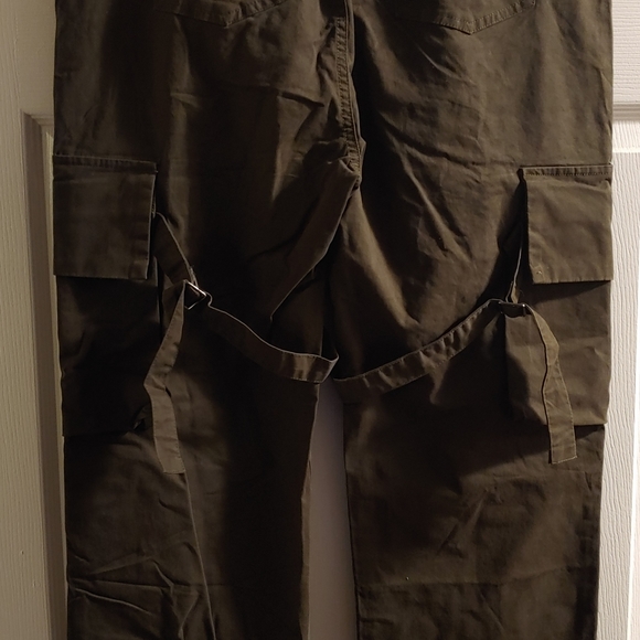 Twillmkt Cargo Pants - Picture 4 of 5